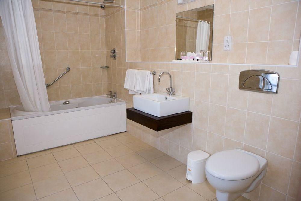 The Gateway 3* Swinford