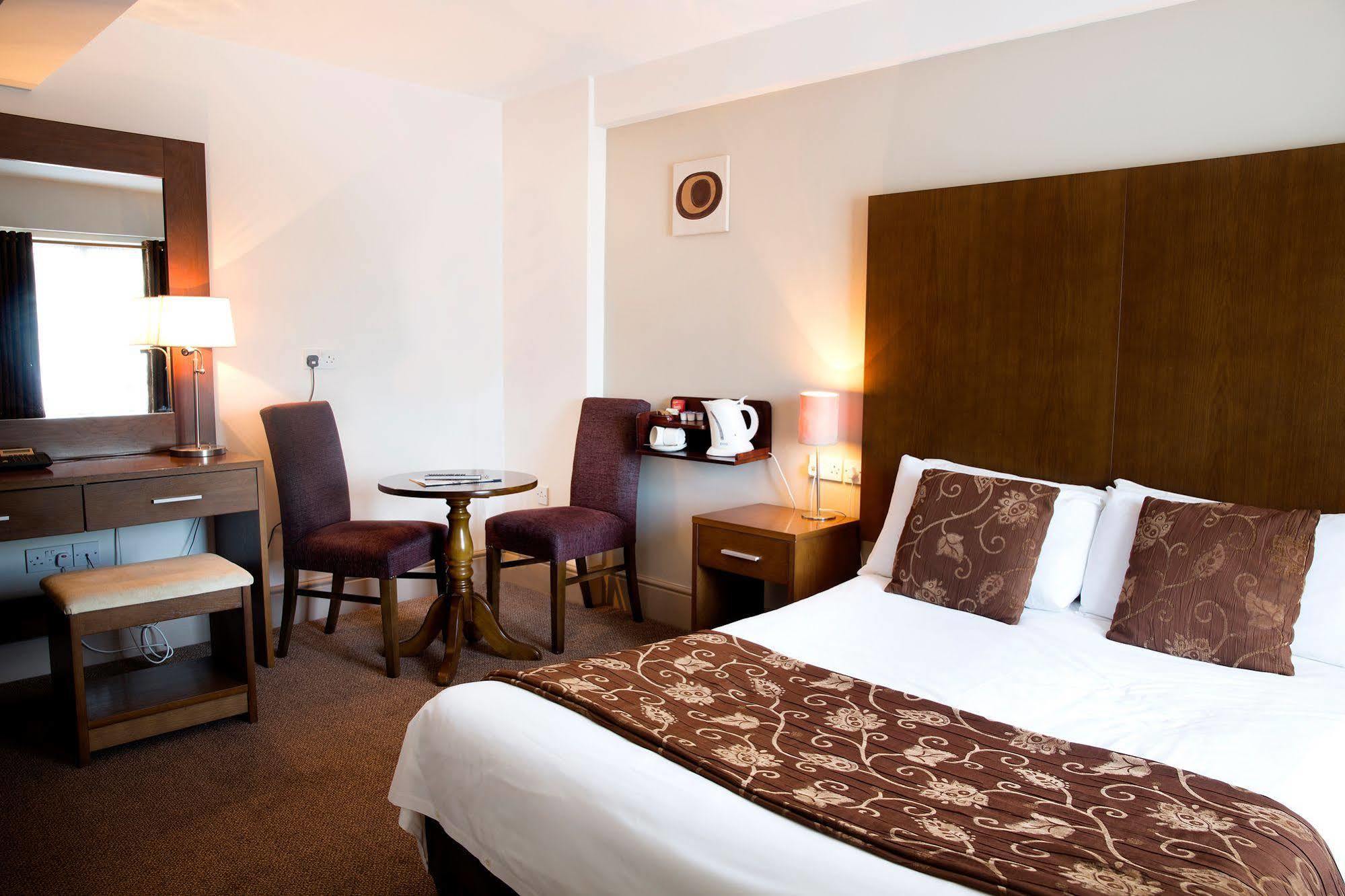Hotel The Gateway Swinford